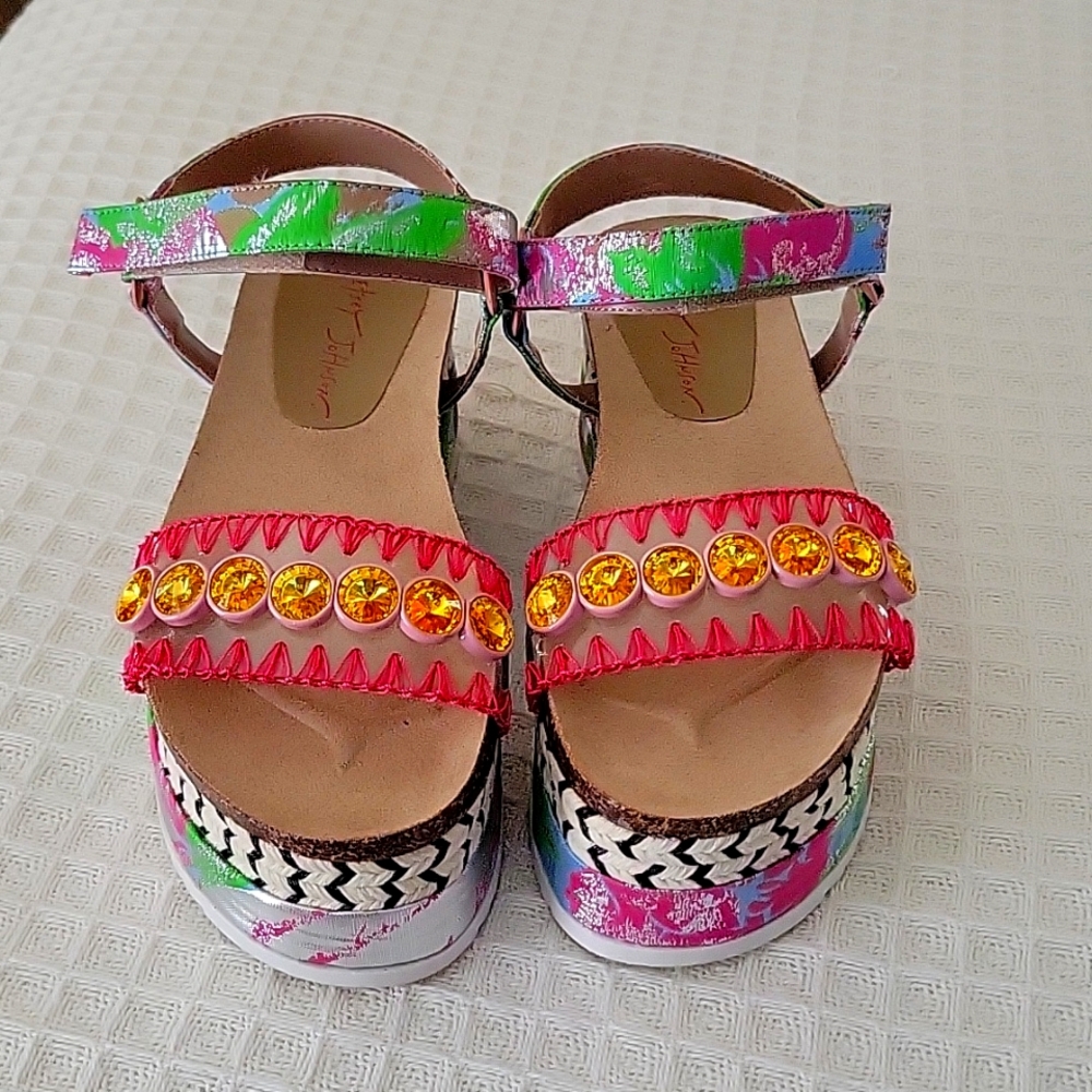 BESTY JOHNSON BEAUTIFUL PLATFORM COLORFUL SANDALS